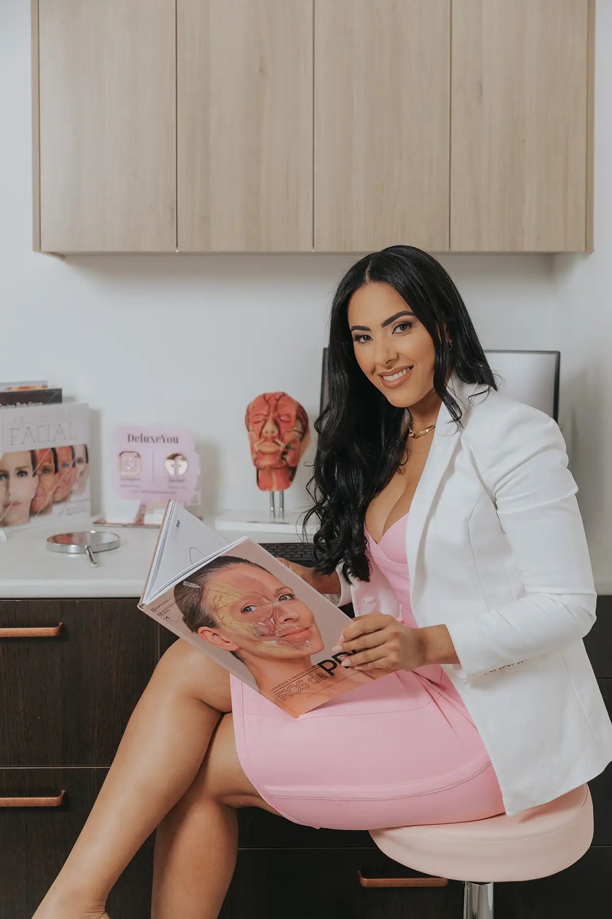 Nanda Penido treating a client